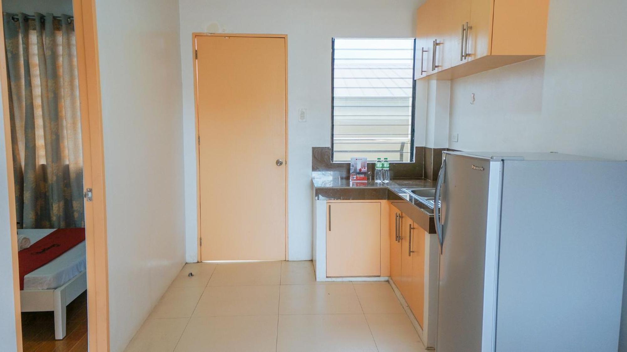 Reddoorz Plus Near Talisay Town Center Exterior photo